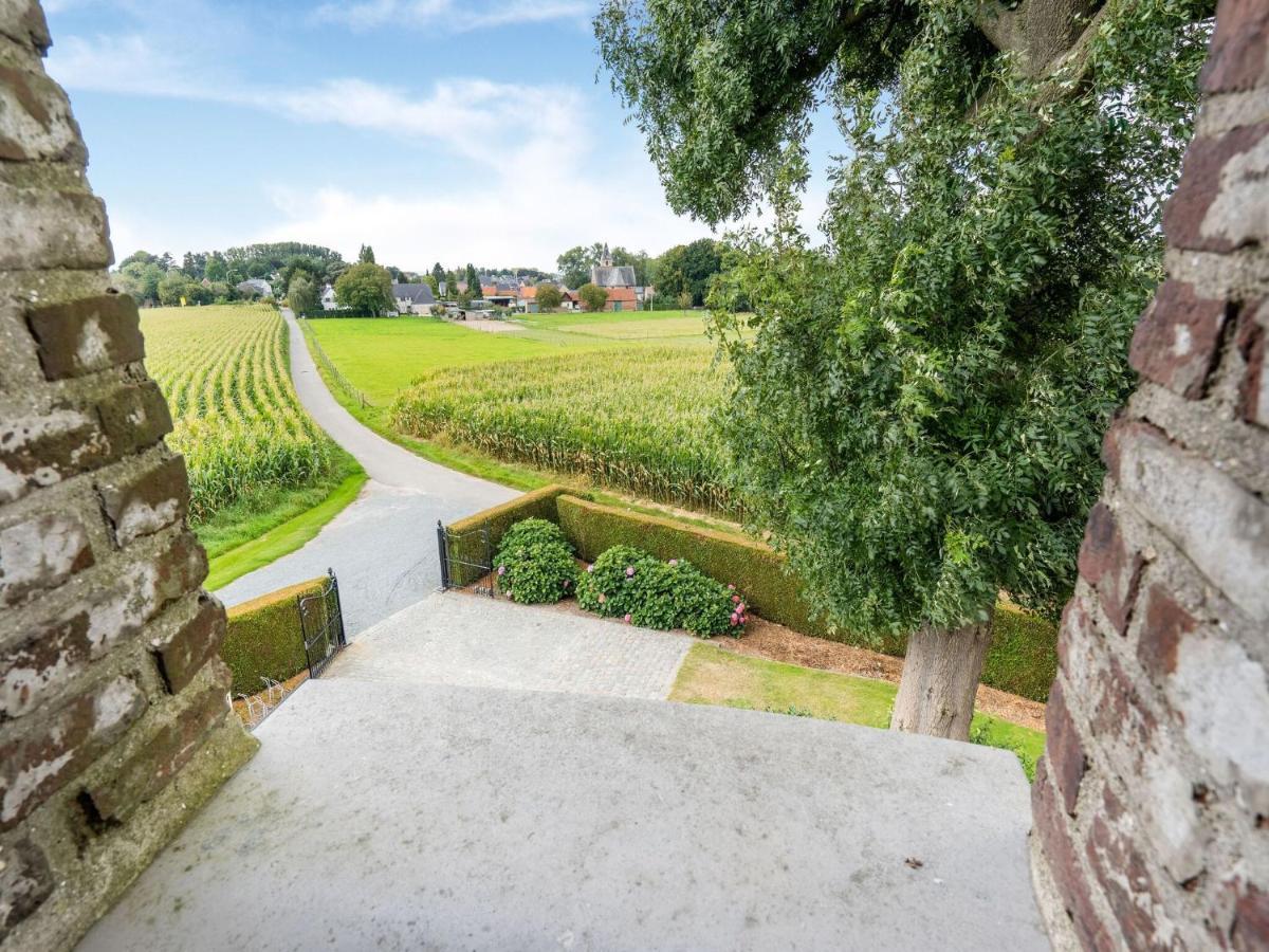 Stunning Holiday Home In Oombergen With Terrace And Garden Zottegem Kültér fotó