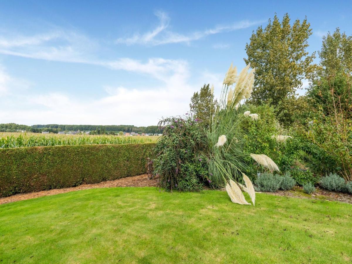 Stunning Holiday Home In Oombergen With Terrace And Garden Zottegem Kültér fotó