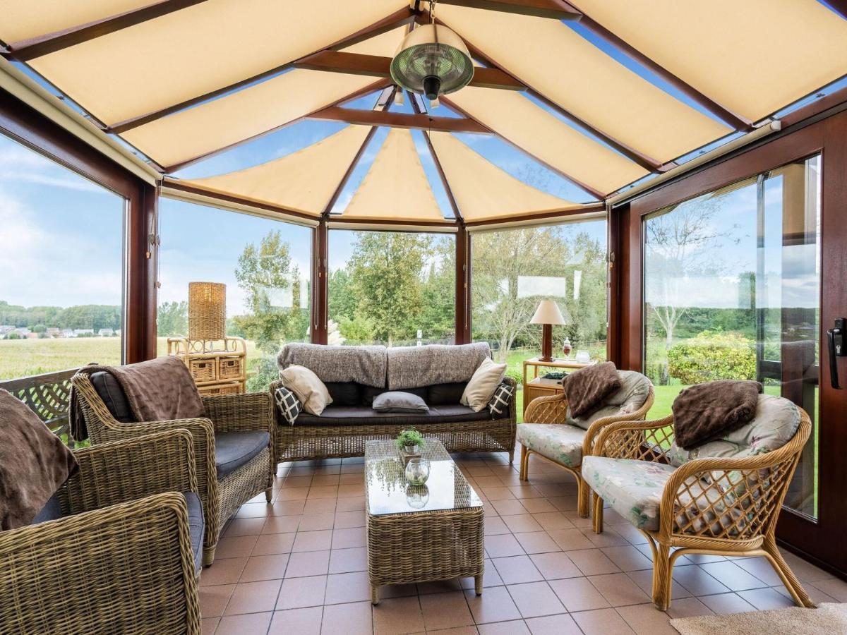 Stunning Holiday Home In Oombergen With Terrace And Garden Zottegem Kültér fotó