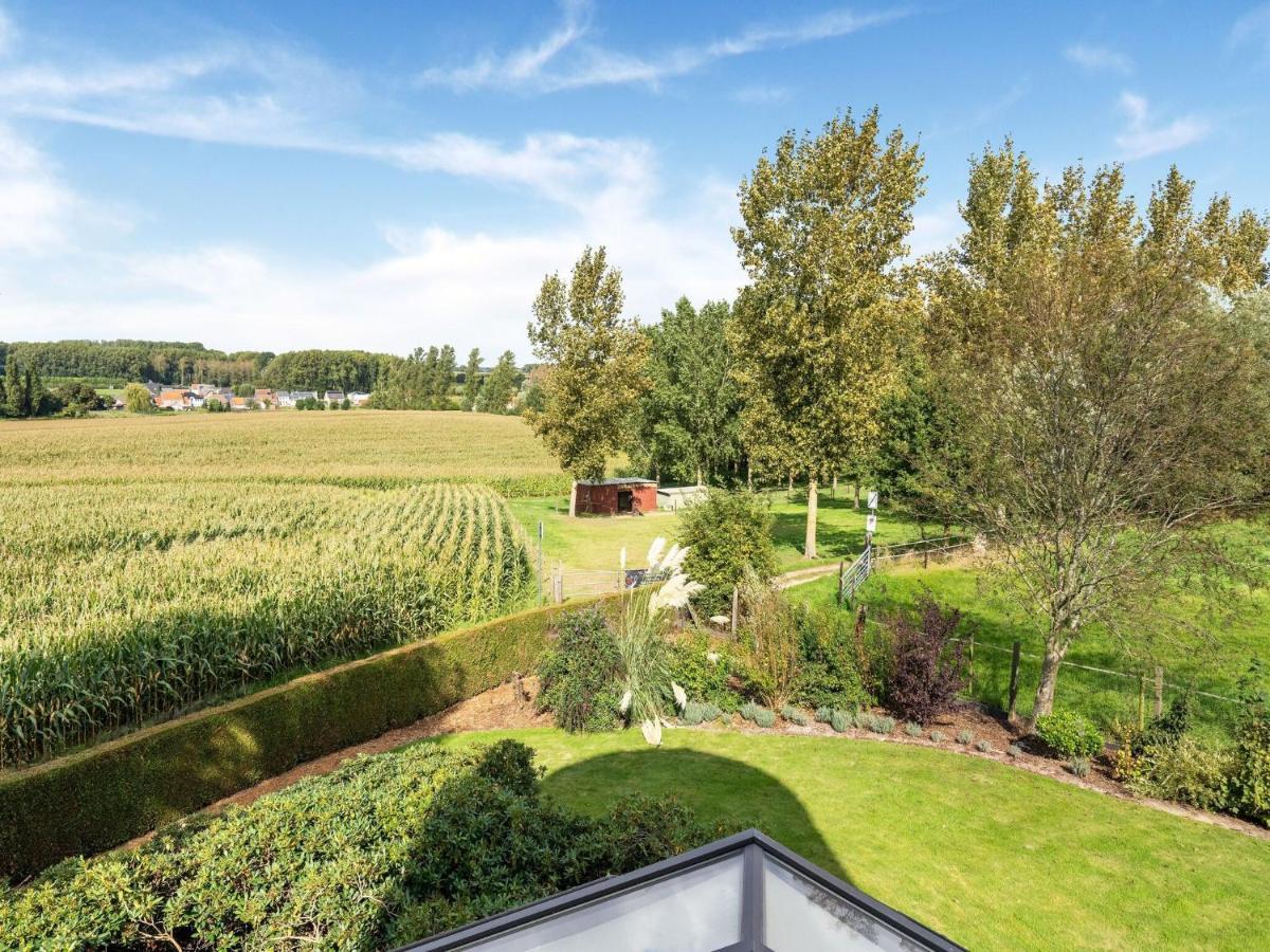 Stunning Holiday Home In Oombergen With Terrace And Garden Zottegem Kültér fotó